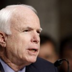 McCain pide que se suspenda la ayuda al Ejército egipcio