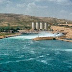 Los kurdos arrebatan al Estado Islámico la estratégica presa de Mosul