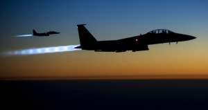 Dos F15 que participan en los ataques estadounidenses contra el Estado Islámico