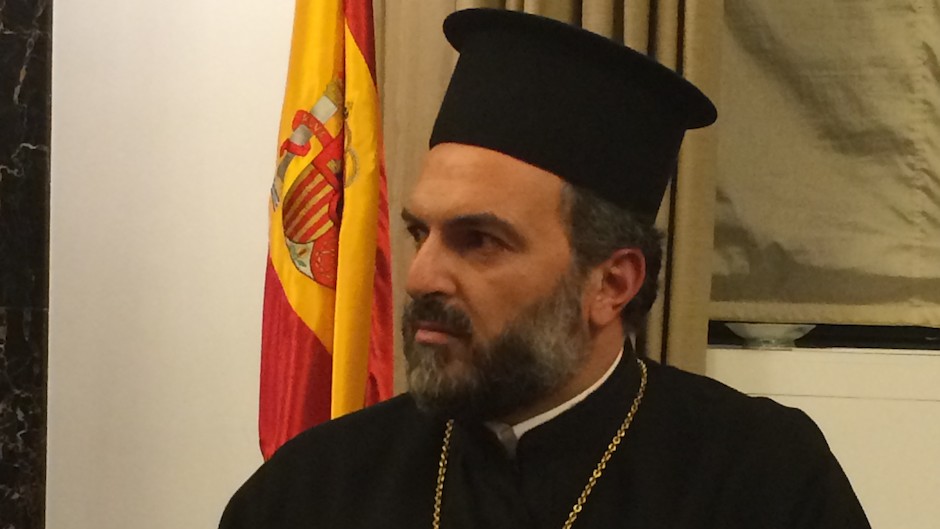 El padre Nadaf, en el Parlamento español.