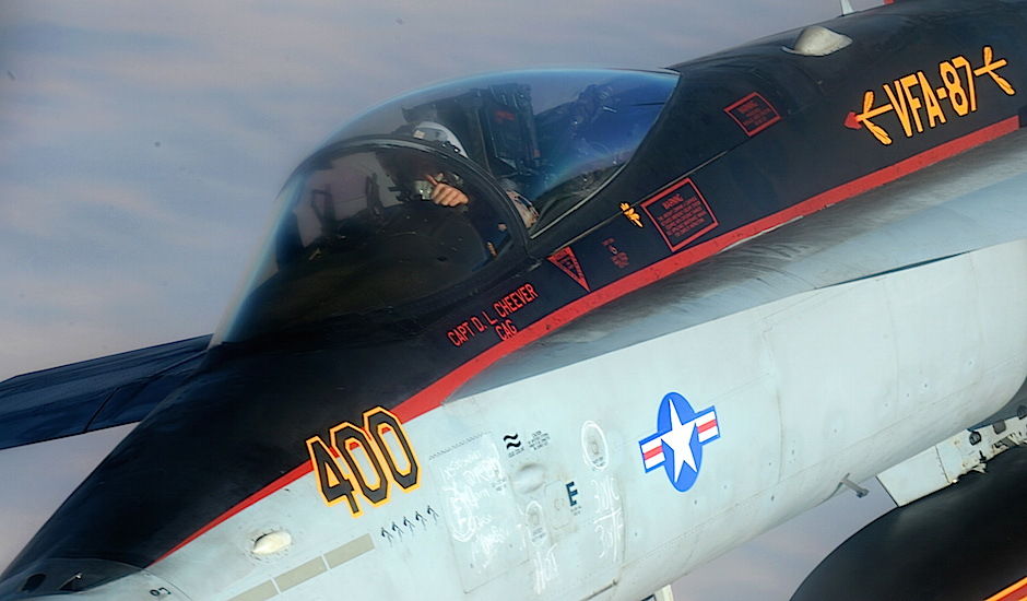 F18 estadounidense en misión de apoyo contra el Estado Islámico