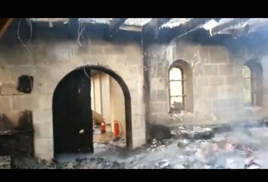 La Iglesia de los Panes y los Peces, víctima de un incendio provocado.