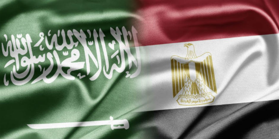 Banderas de Arabia Saudí y Egipto.