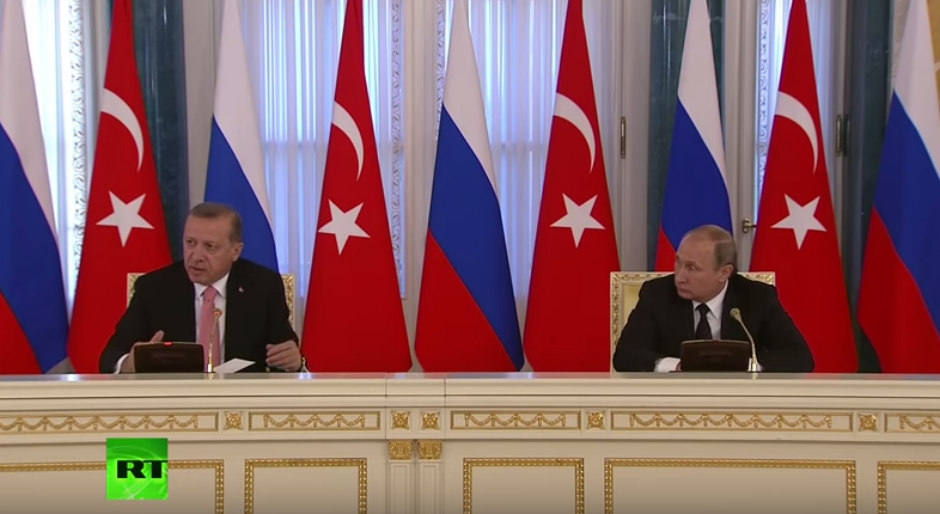 Vladímir Putin y Recep Tayyip Erdogan, en rueda de prensa. (San Petersburgo, 9 AGO 16).