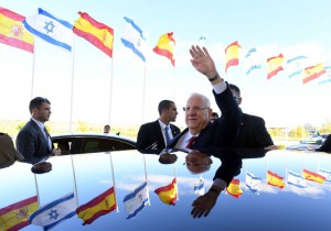 reuven-rivlin-banderas-israel-espana