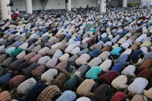MUSULMANES ISLAM REZANDO