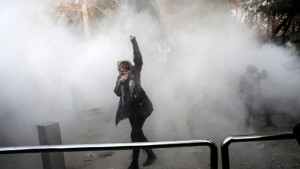 manifestante-iran-ene-2018