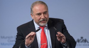 avigdor-lieberman-micros