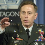 Petraeus, partidario de ‘fichar’ a terroristas de Al Qaeda