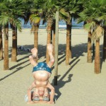 Ben Gurión haciendo el pino en la playa